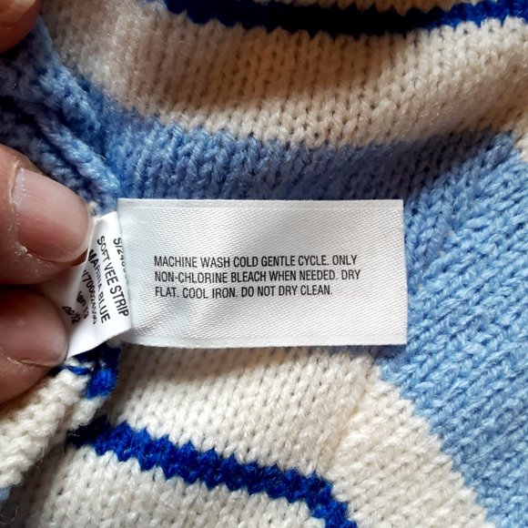 GAP V Neck Sweater NWOT - Picture 6 of 8